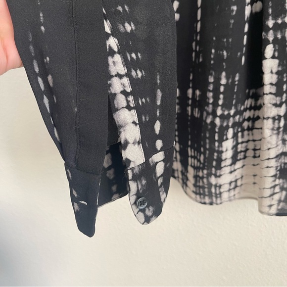 A.L.C. 100% Silk Button Down Long Sleeve Pattern Shirt - Picture 6 of 7